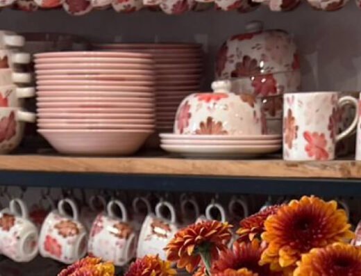 Camelia-ceramicas-taza-decorada-a-mano-portada-1200x425